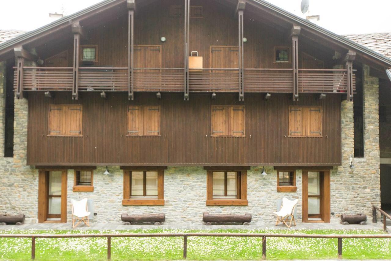 Joivy Superb Apartments For 6 With Mountain View And Garden In Courmayeur Exterior photo