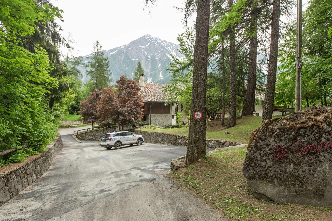 Joivy Superb Apartments For 6 With Mountain View And Garden In Courmayeur Exterior photo
